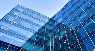 What are the classifications of curtain walls?